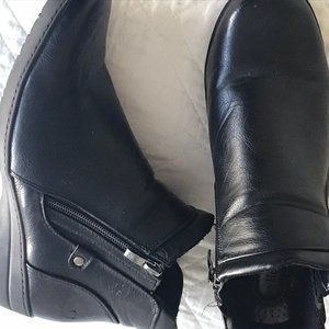 Comfort vegan leather ankle boots